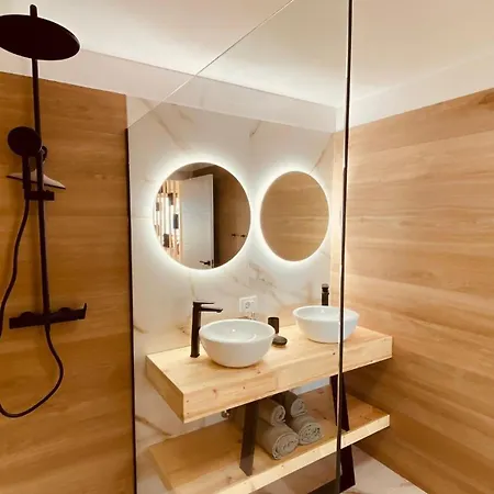 Sunset Paradise 아파트 아데제